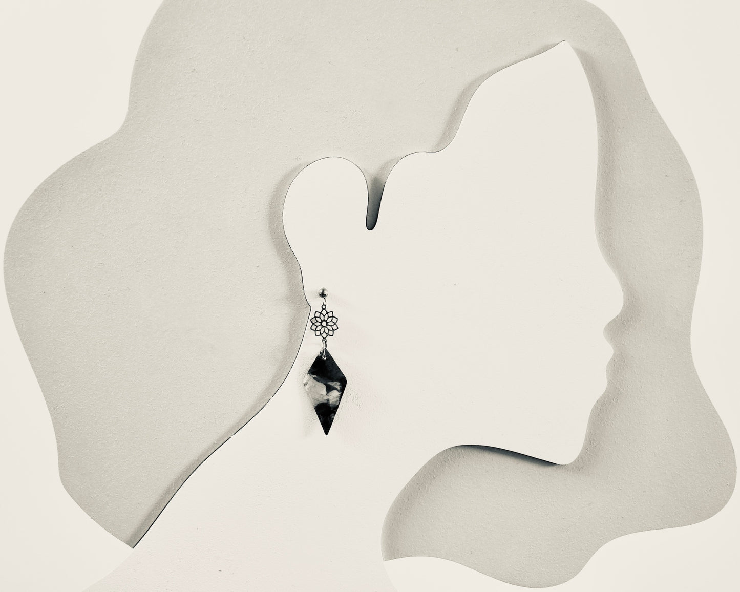 Boucles d'oreilles Lilas Pourpre | Diamant inversé & Rosace